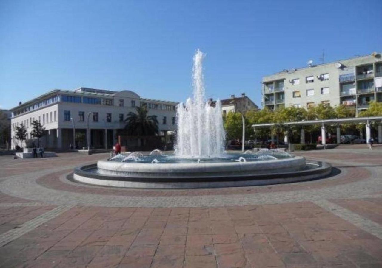 Center Lux Apartment Podgoriţa Exterior foto